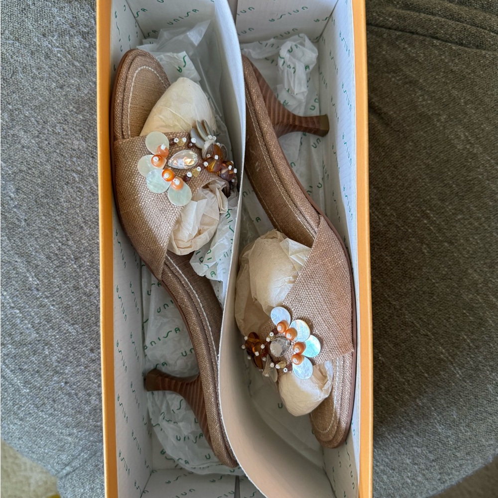 Unisa Linen Embellished Heels / Sandals - Picture 7 of 10